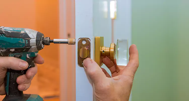 Broken Door Knob Fix in San Carlos, CA